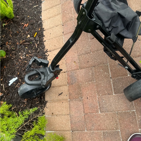 Golf caddy cart 3 wheeler 
Used good conditions - Picture 4 of 9